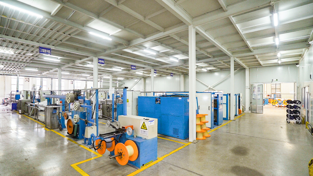 Shandong Yibo Optronics Technology Co., Ltd. linia produkcyjna producenta