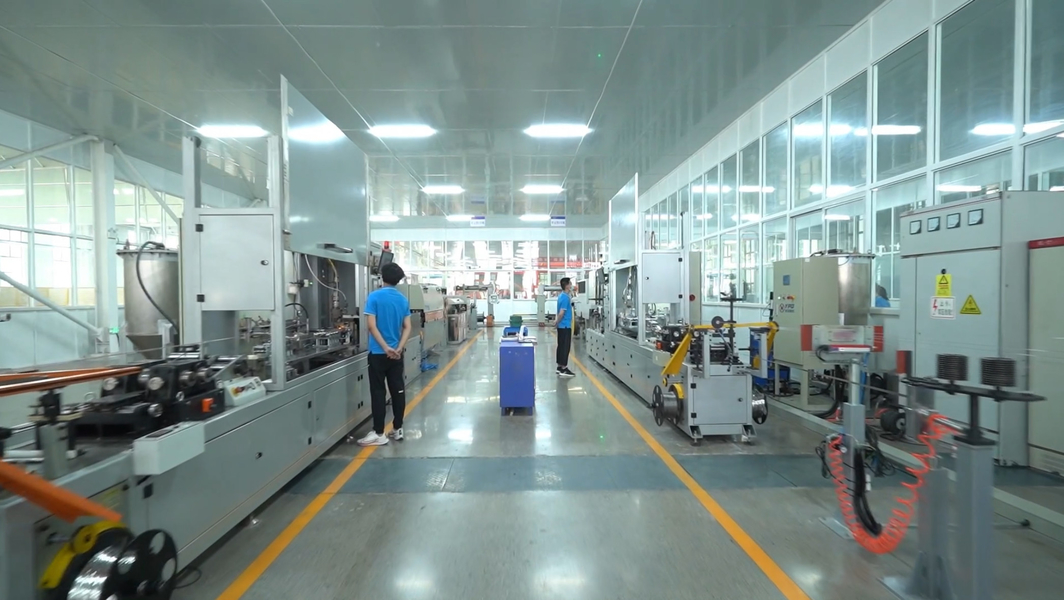 Shandong Yibo Optronics Technology Co., Ltd. linia produkcyjna producenta